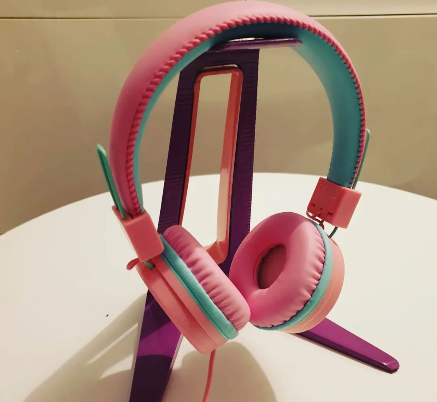 3D-printed headphone stand